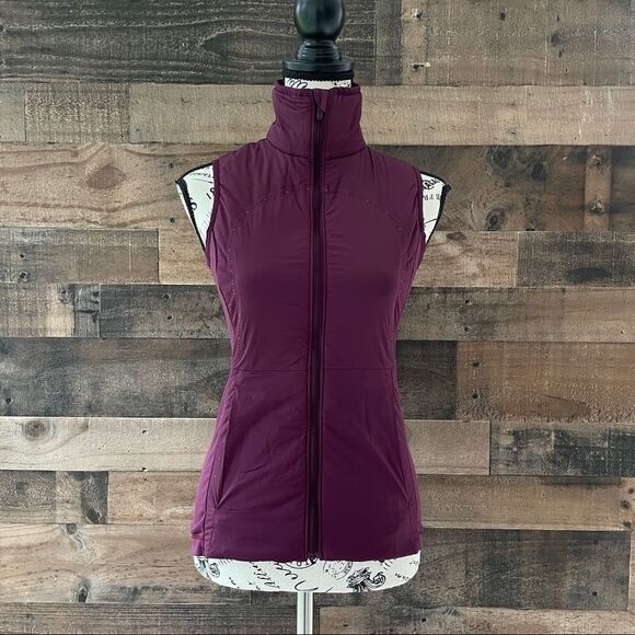 Lululemon Run For Cold Vest Plum Size 2 - Picture 1 of 15